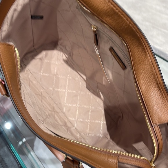 MICHAEL KORS CARINE LARGE FRONT ZIP POCKET SHOULDER TOTE BAG PURSE LUGGAGE NWT - Picture 11 of 16